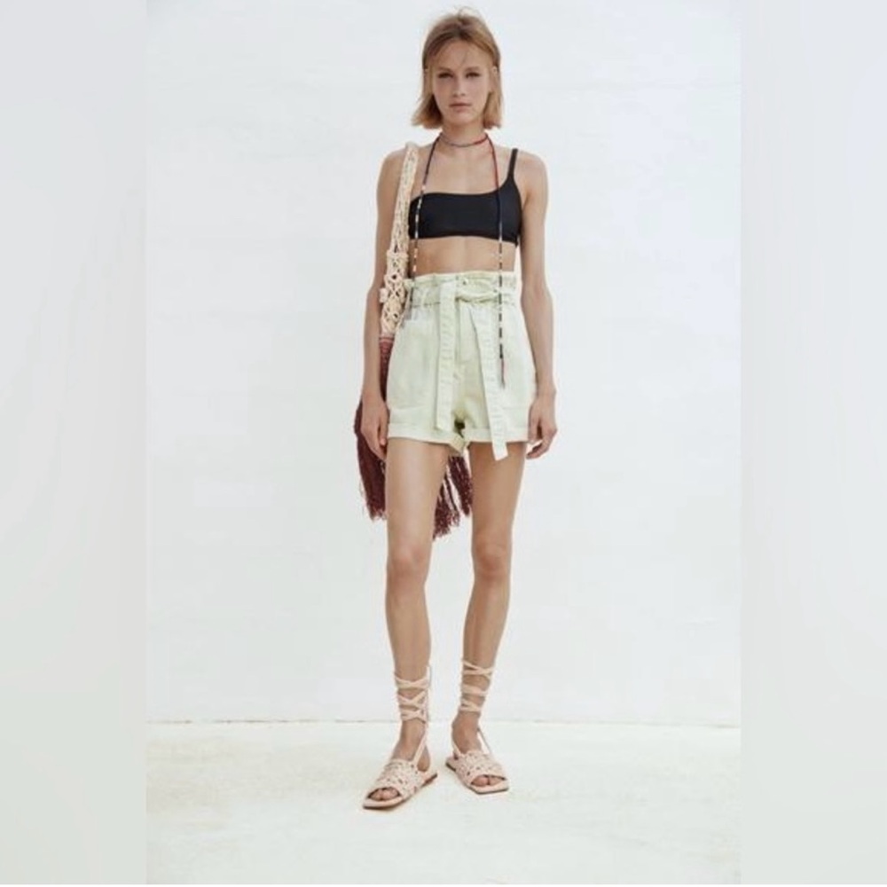 ZARA High Rise Paperbag Short - Picture 2 of 3